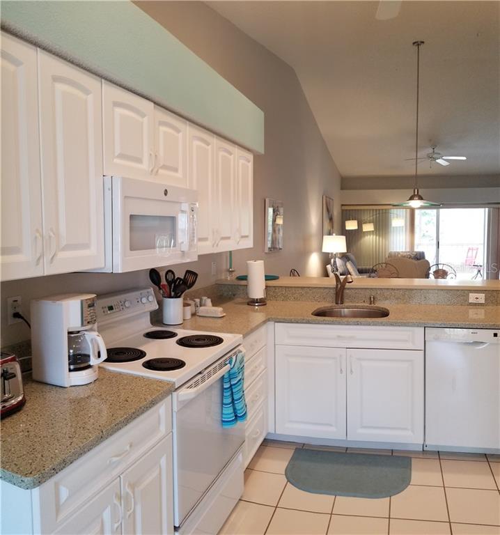 8951 Veranda Way, Unit 625 Sarasota, FL 34238 - Photo 9 of 34