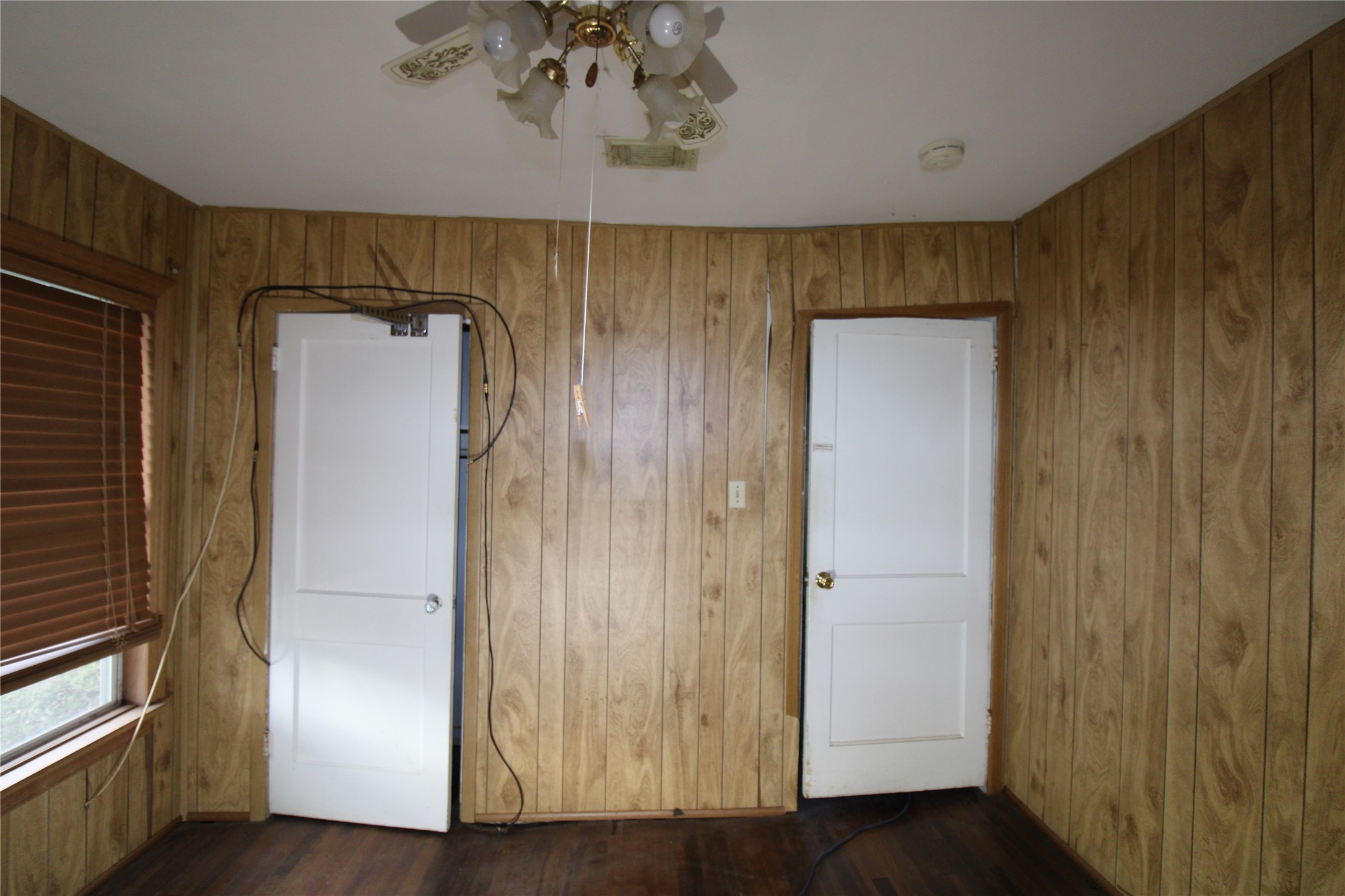 430 Winding Way Street Lake Jackson, TX 77566 - Photo 32 of 38 a view of elevator with hallway