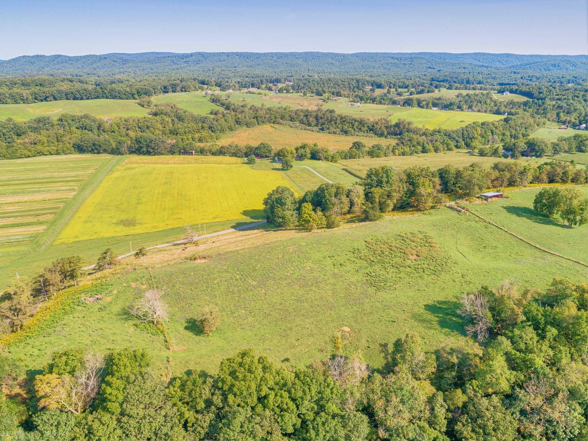 5163 Whitethorne Road Blacksburg, VA 24060 - Photo 33 of 37 Gallery Image 33