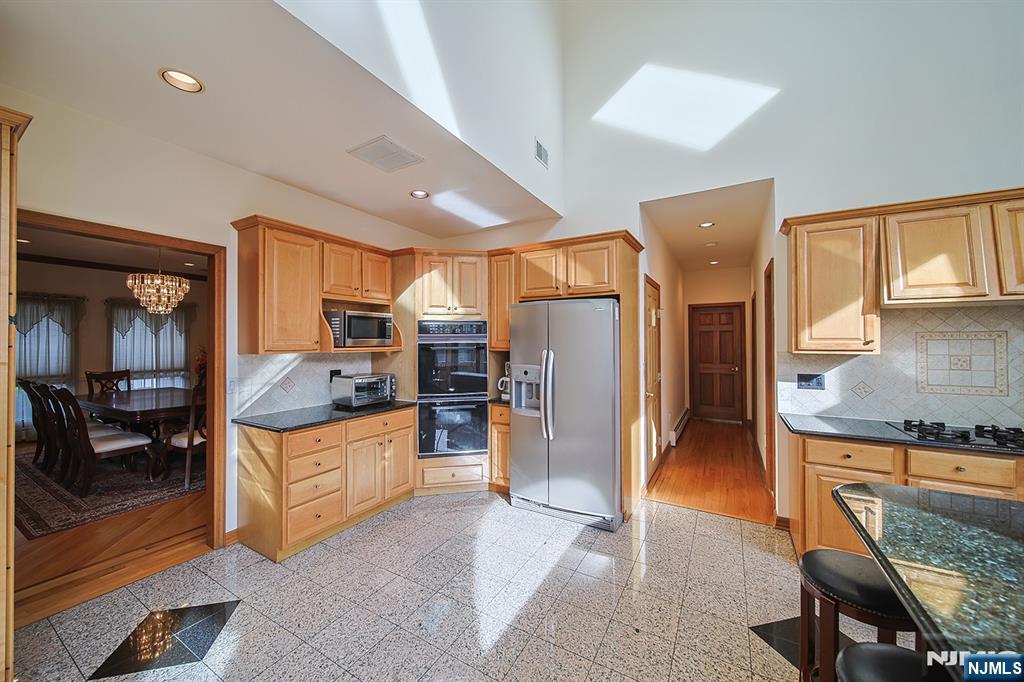 19 Dave Espie Way Wayne, NJ 07470 - Photo 17 of 49