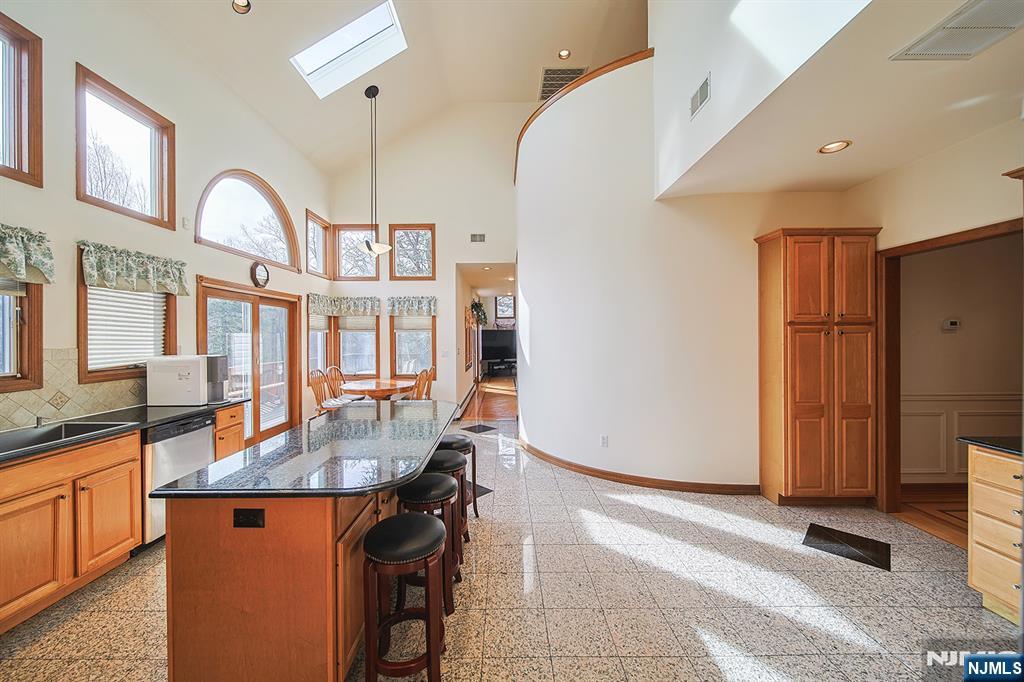 19 Dave Espie Way Wayne, NJ 07470 - Photo 19 of 49