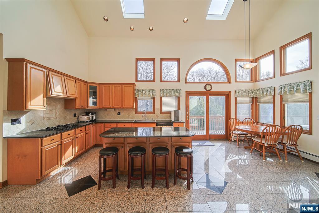 19 Dave Espie Way Wayne, NJ 07470 - Photo 21 of 49