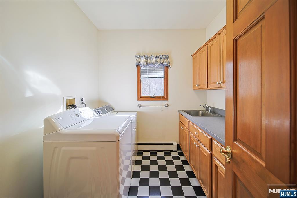 19 Dave Espie Way Wayne, NJ 07470 - Photo 24 of 49