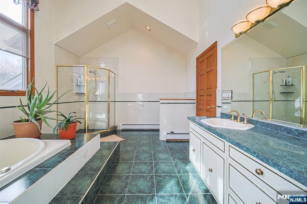 19 Dave Espie Way Wayne, NJ 07470 - Photo 30 of 49