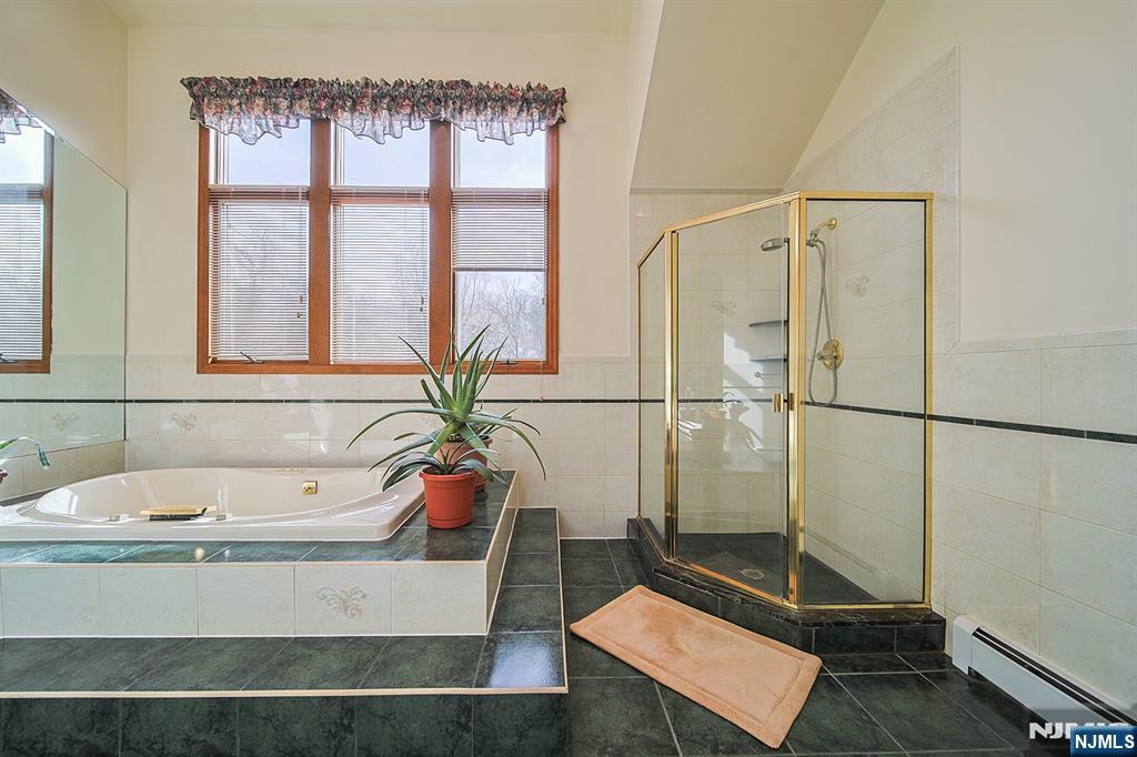 19 Dave Espie Way Wayne, NJ 07470 - Photo 31 of 49