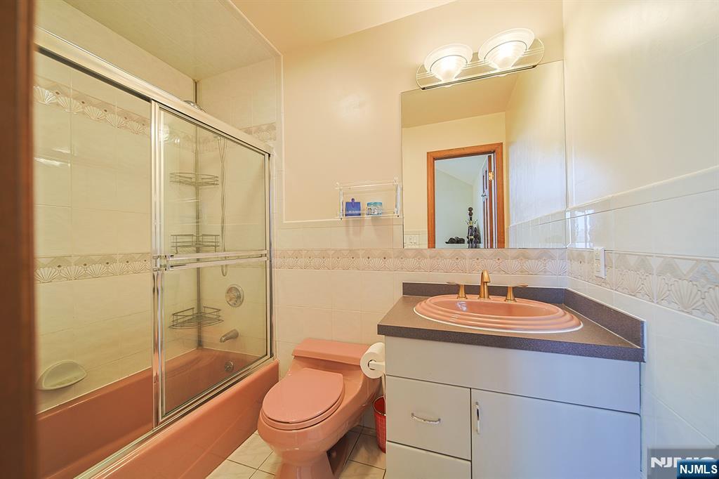 19 Dave Espie Way Wayne, NJ 07470 - Photo 35 of 49