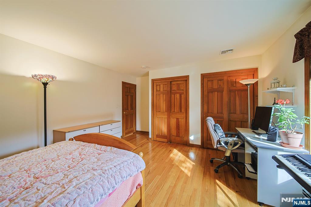 19 Dave Espie Way Wayne, NJ 07470 - Photo 37 of 49