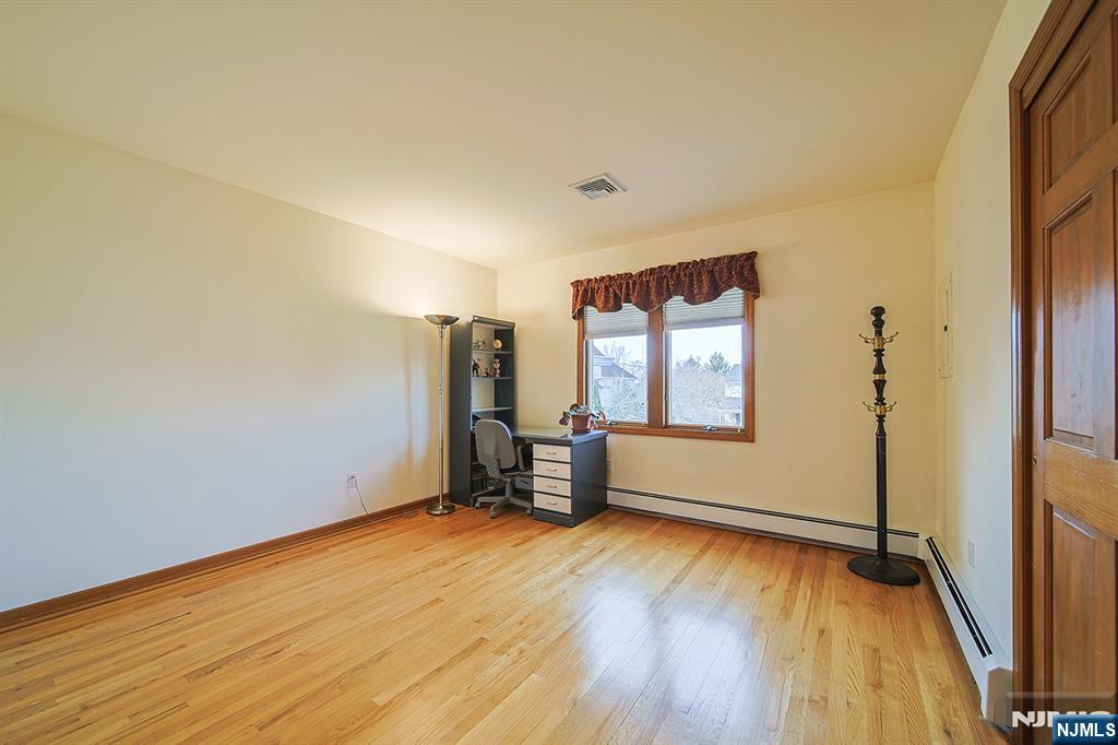 19 Dave Espie Way Wayne, NJ 07470 - Photo 38 of 49