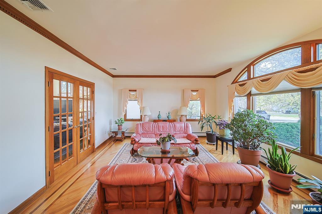 19 Dave Espie Way Wayne, NJ 07470 - Photo 7 of 49