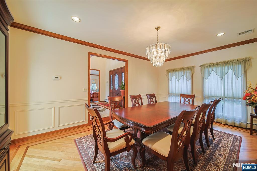 19 Dave Espie Way Wayne, NJ 07470 - Photo 9 of 49