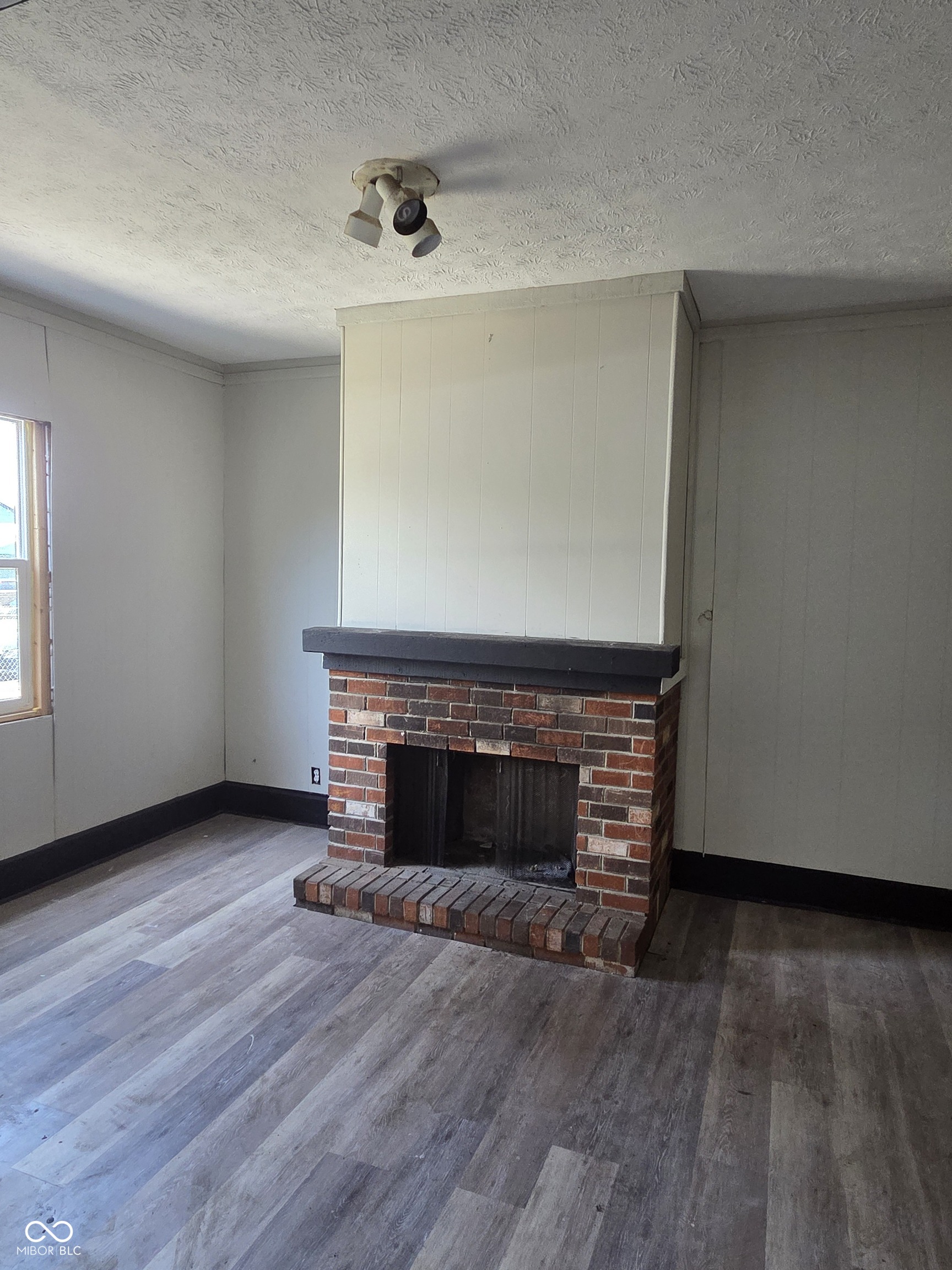 325 Harlan Street Indianapolis, IN 46201 - Photo 2 of 14