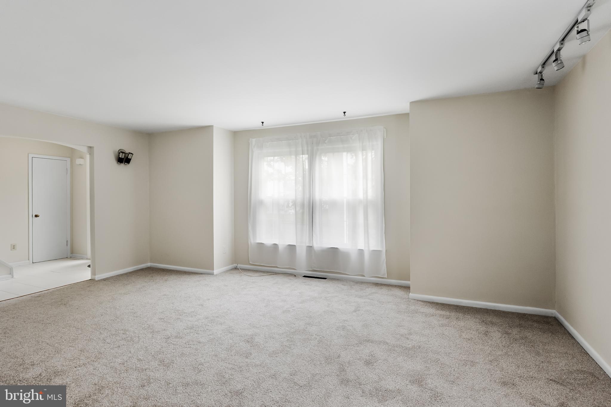 2201 Conrow Road Cinnaminson, NJ 08077 - Photo 4 of 32 Gallery Image 4