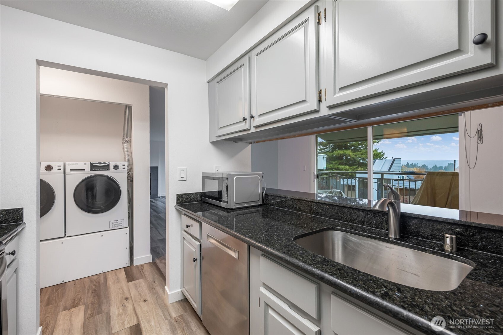 2419 East Madison Street, Unit 2461 Seattle, WA 98112 - Photo 12 of 21