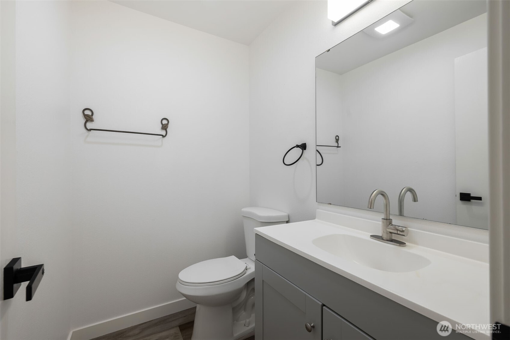 2419 East Madison Street, Unit 2461 Seattle, WA 98112 - Photo 14 of 21