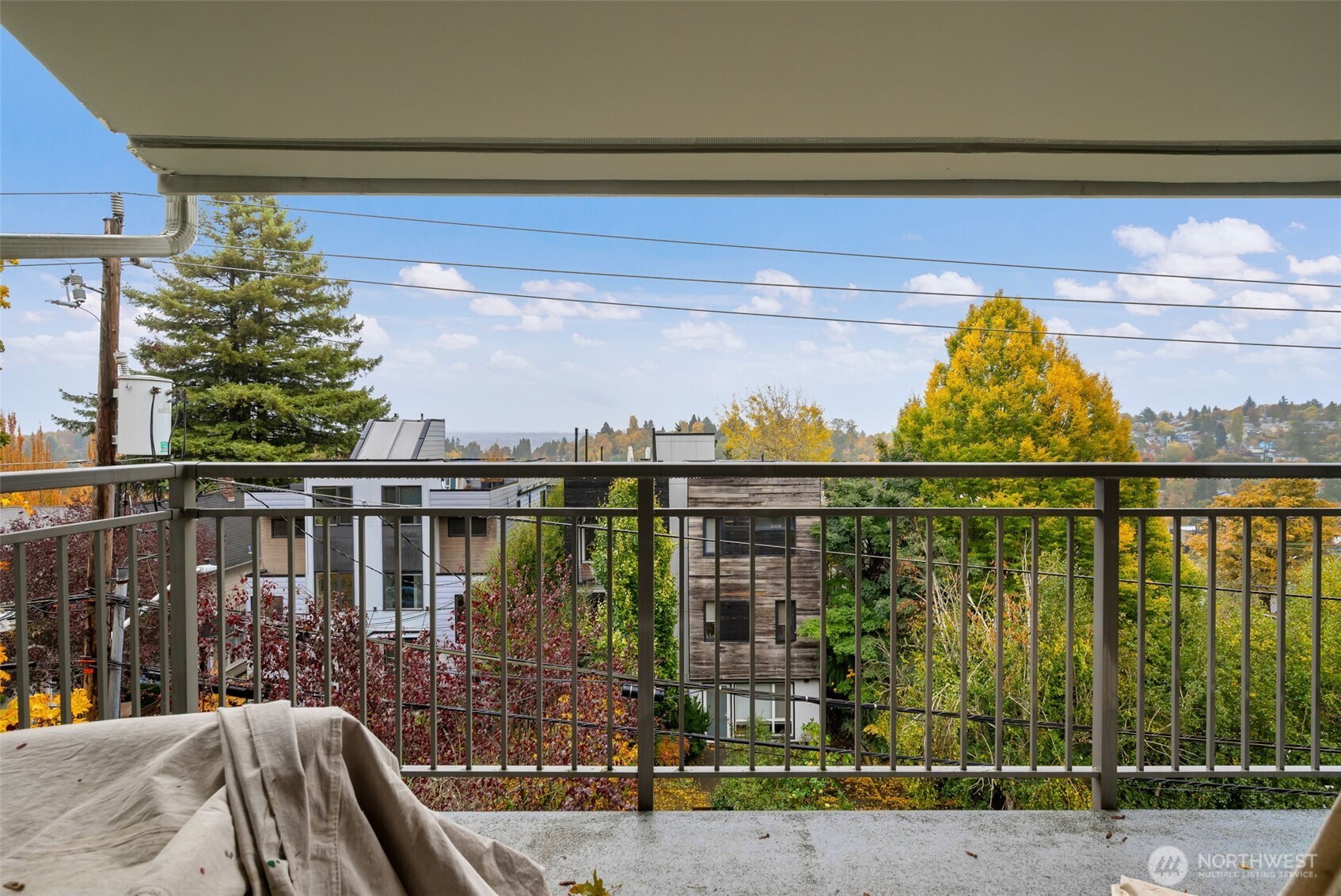 2419 East Madison Street, Unit 2461 Seattle, WA 98112 - Photo 5 of 21