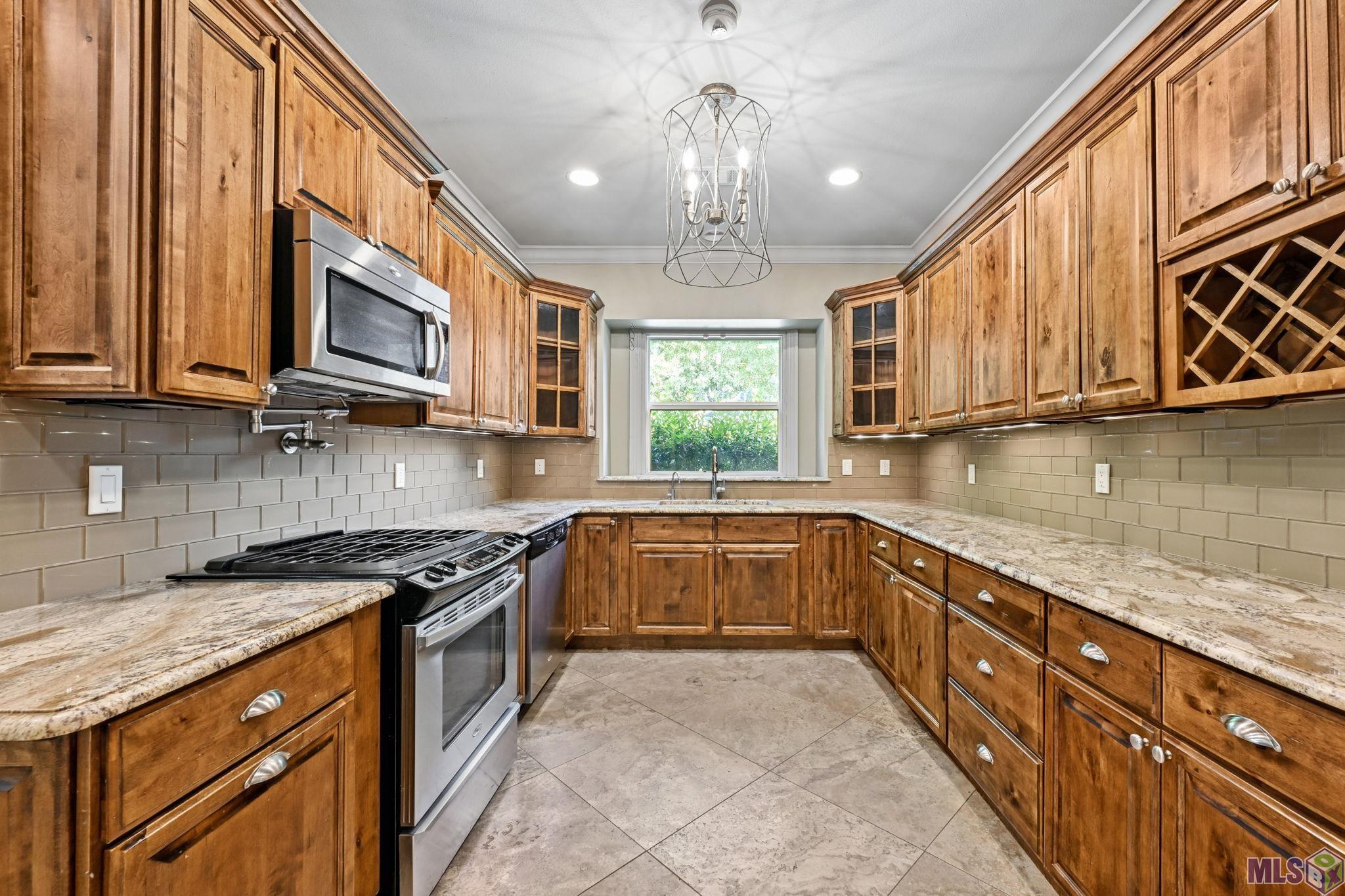 39 Stonebridge Court Mandeville, LA 70448 - Photo 11 of 26