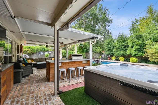 $618,000 | 39 Stonebridge Court, Mandeville, LA 70448