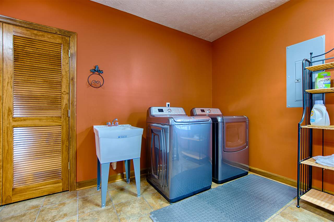 877 South Center Road Boonville, IN 47601 - Photo 13 of 35 Gallery Image 13