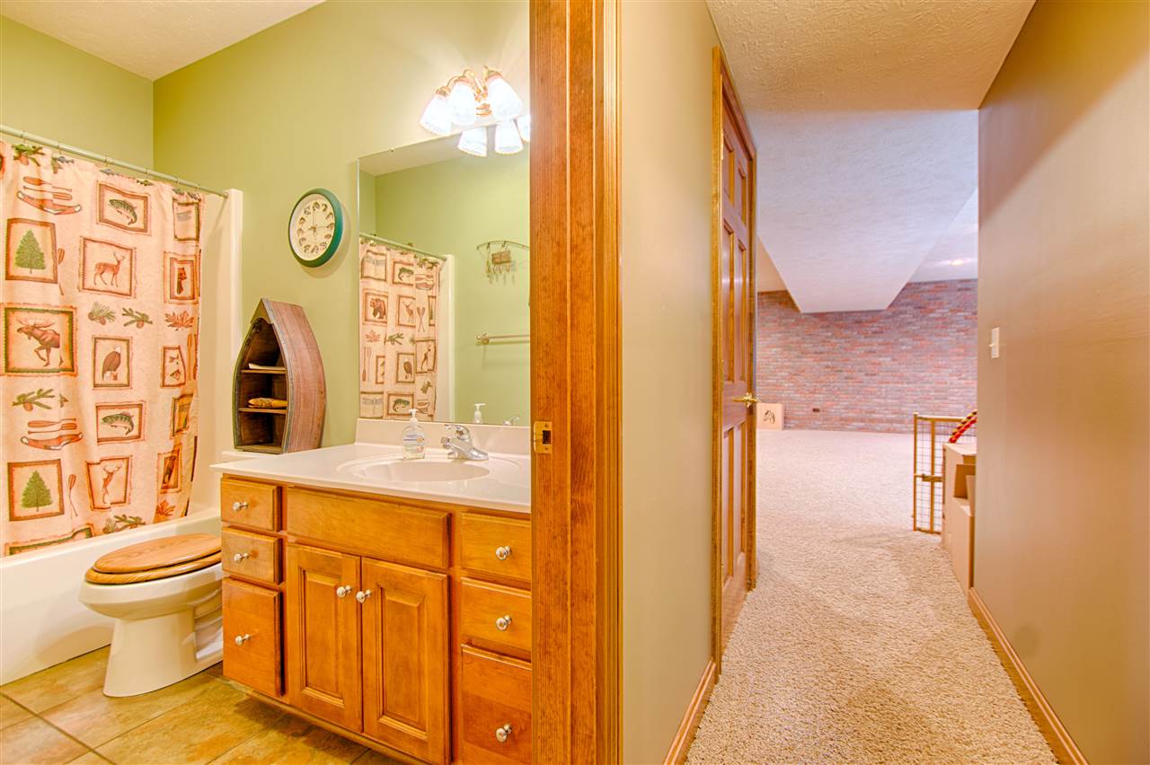 877 South Center Road Boonville, IN 47601 - Photo 23 of 35 Gallery Image 23