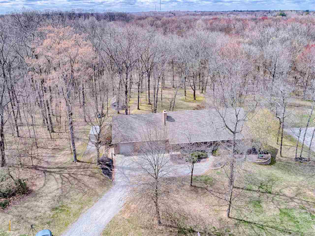 877 South Center Road Boonville, IN 47601 - Photo 4 of 35 Gallery Image 4