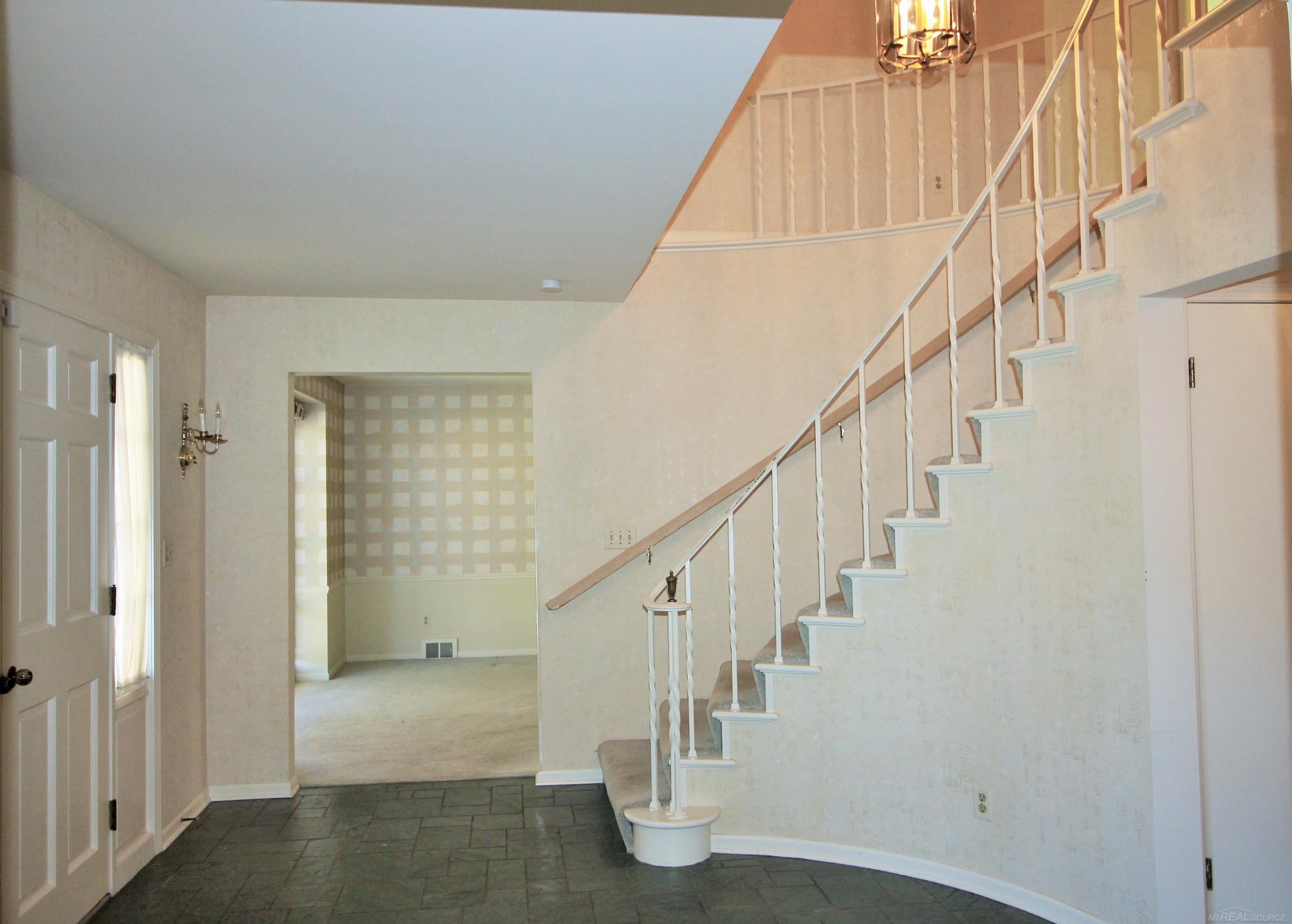 1341 Devonshire Road Grosse Pointe, MI 48230 - Photo 4 of 68 50094711-3.JPG