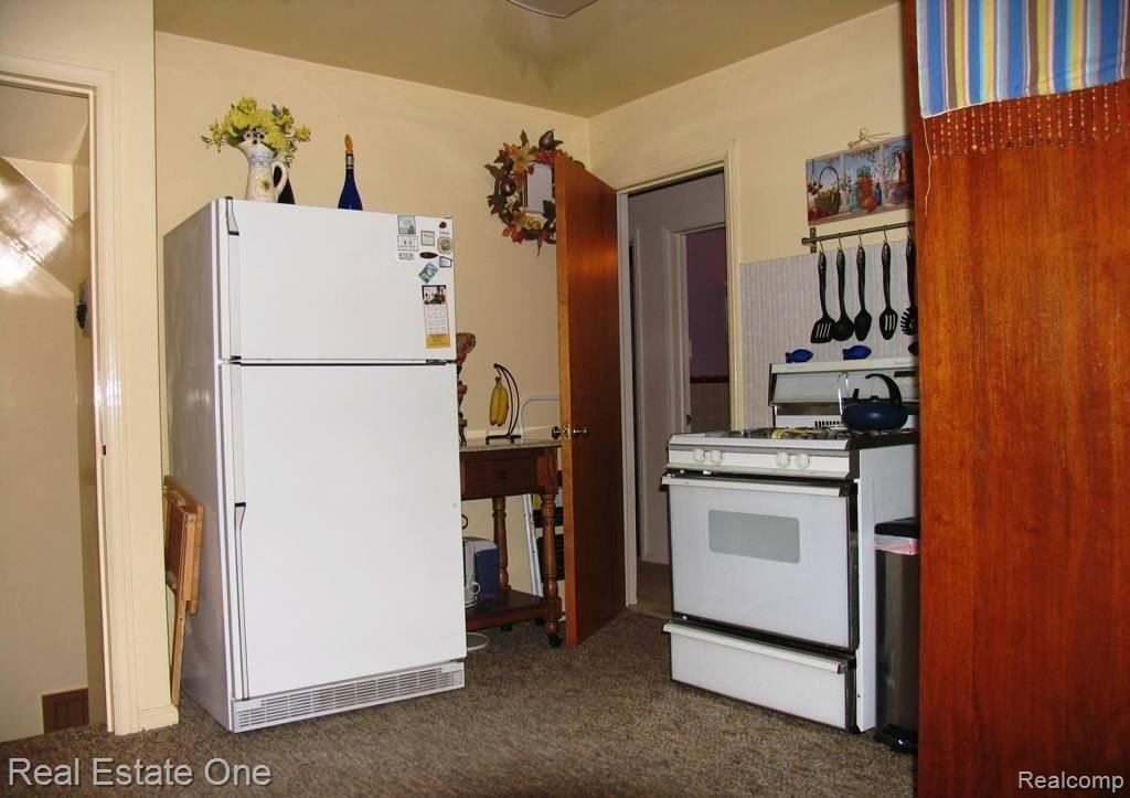 234 Chippewa Road Pontiac, MI 48341 - Photo 16 of 25 Kitchen