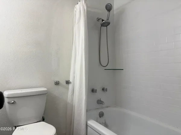 $1,450 | 205 Brookwood Circle, Lafayette, LA 70506