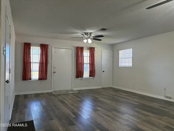 $1,450 | 205 Brookwood Circle, Lafayette, LA 70506