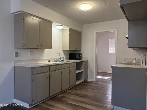 $1,450 | 205 Brookwood Circle, Lafayette, LA 70506