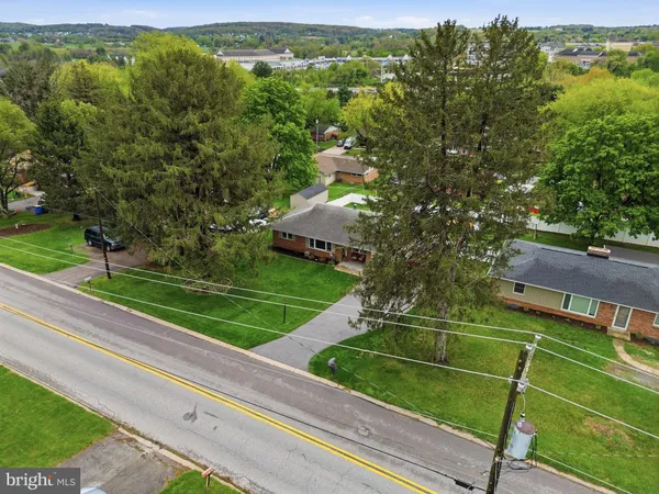 $319,900 | 332 Donna Lane, York, PA 17403