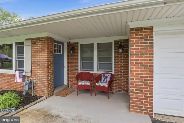 $319,900 | 332 Donna Lane, York, PA 17403