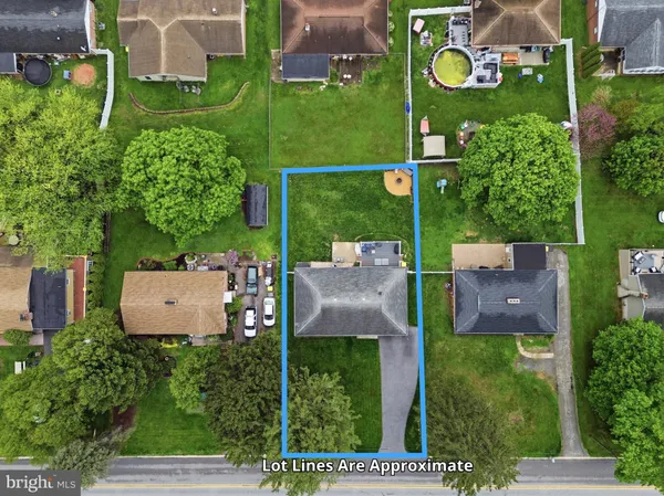 $319,900 | 332 Donna Lane, York, PA 17403