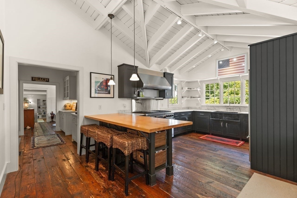 17 Sea Street Manchester, MA 01944 - Photo 11 of 32 Gallery Image 11