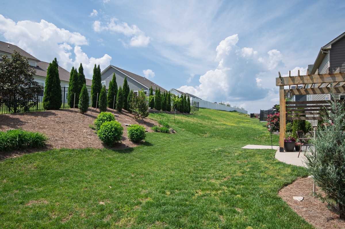 311 Collier Road Mount Juliet, TN 37122 - Photo 38 of 40 a view of a garden