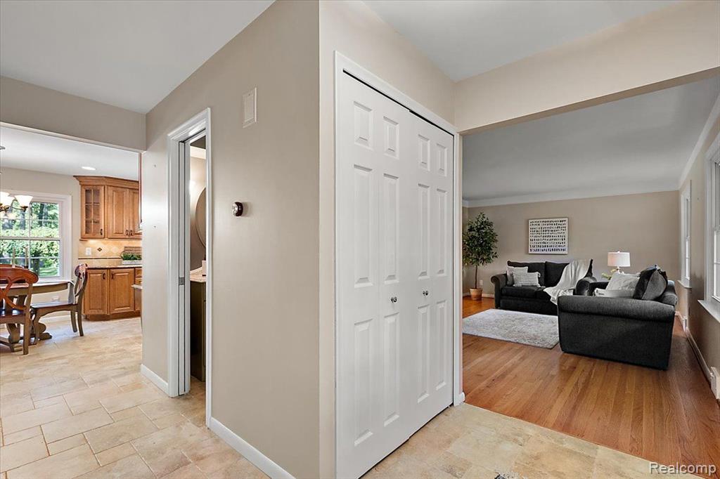 144 Oaklane Drive Rochester Hills, MI 48306 - Photo 10 of 74