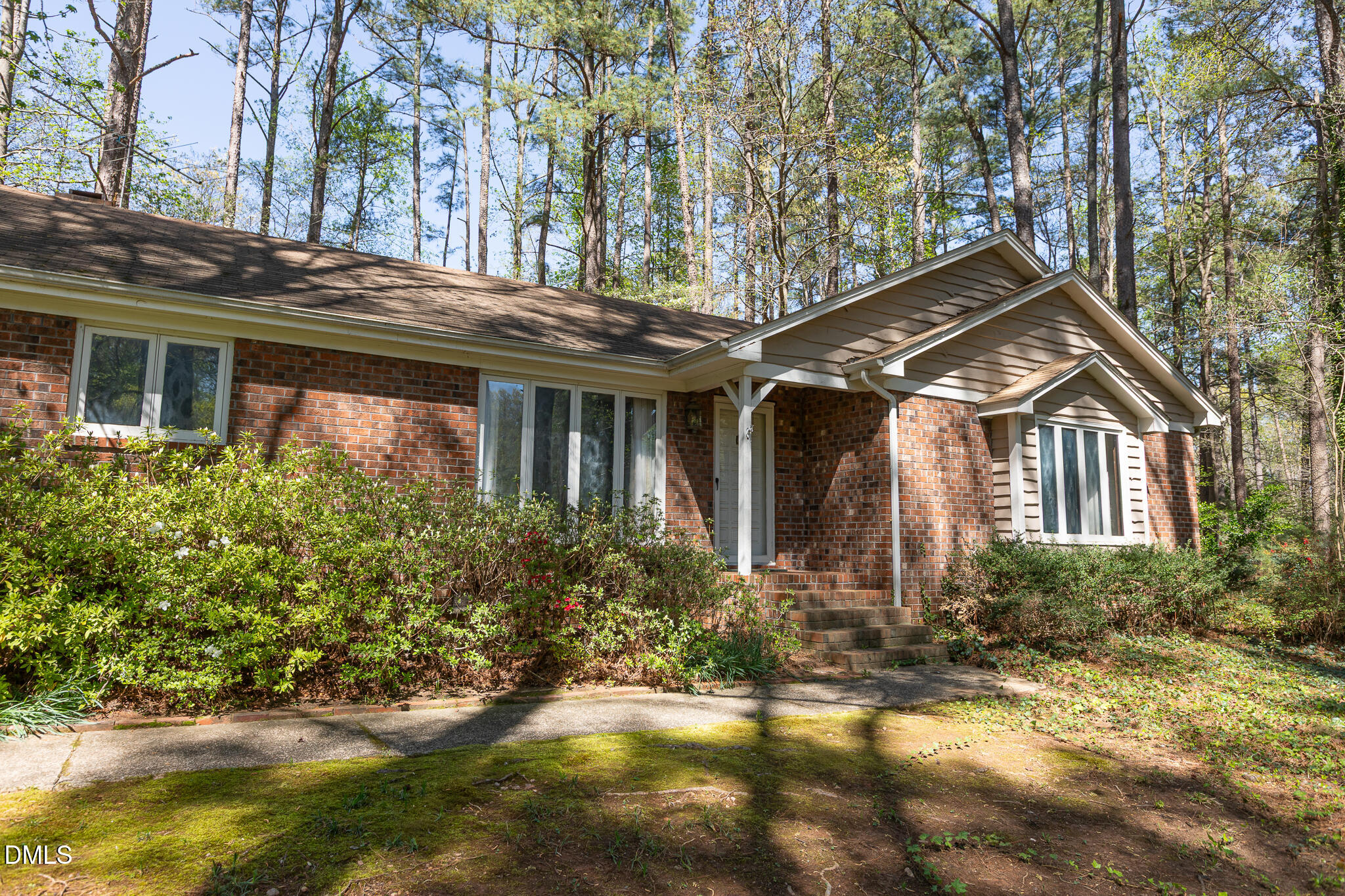 6119 Splitrock Trail Apex, NC 27539 - Photo 4 of 58 a front view of house with yard and trees around
