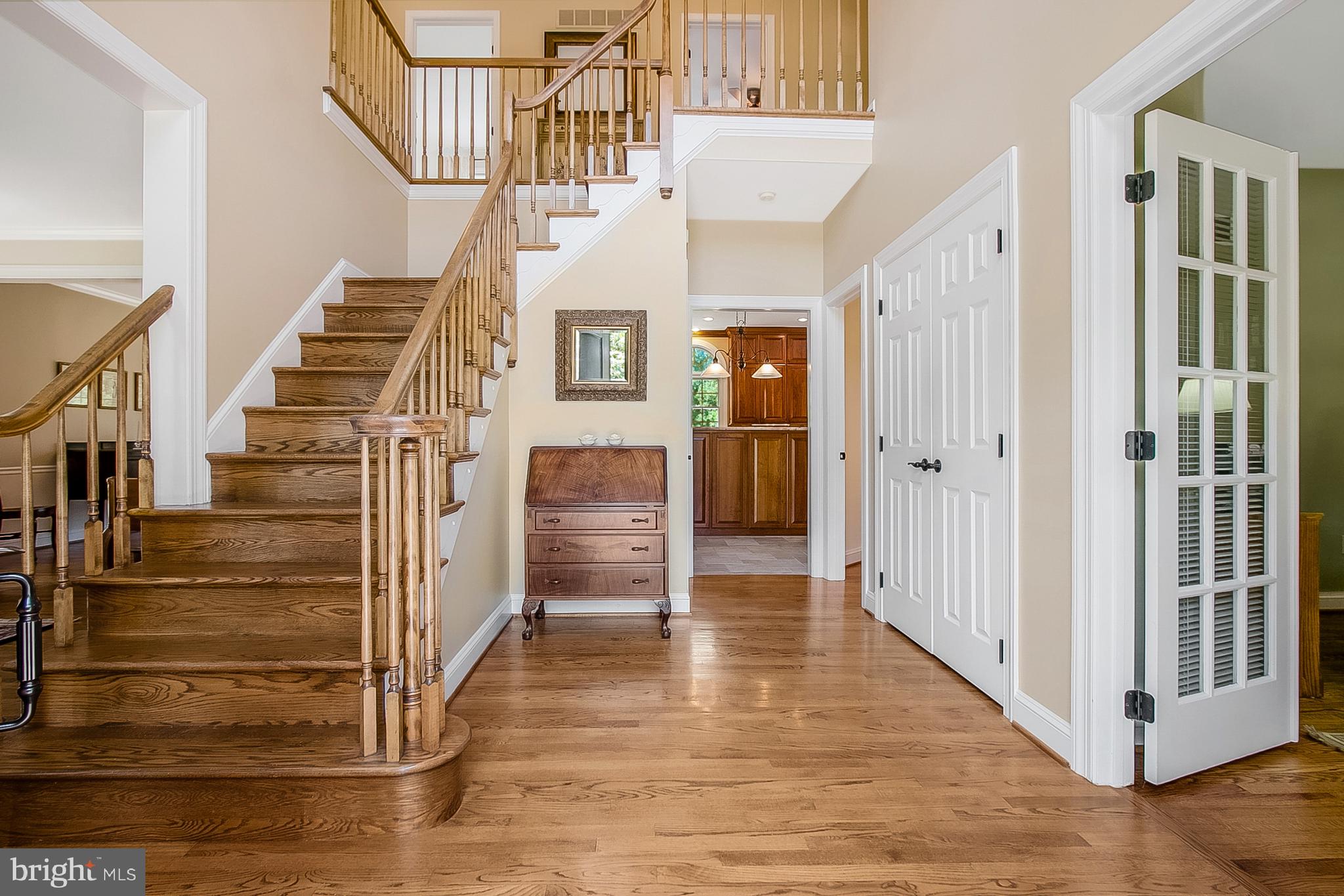 204 South Pond Road Hockessin, DE 19707 - Photo 2 of 39 Welcoming Two Story Entrance Foyer