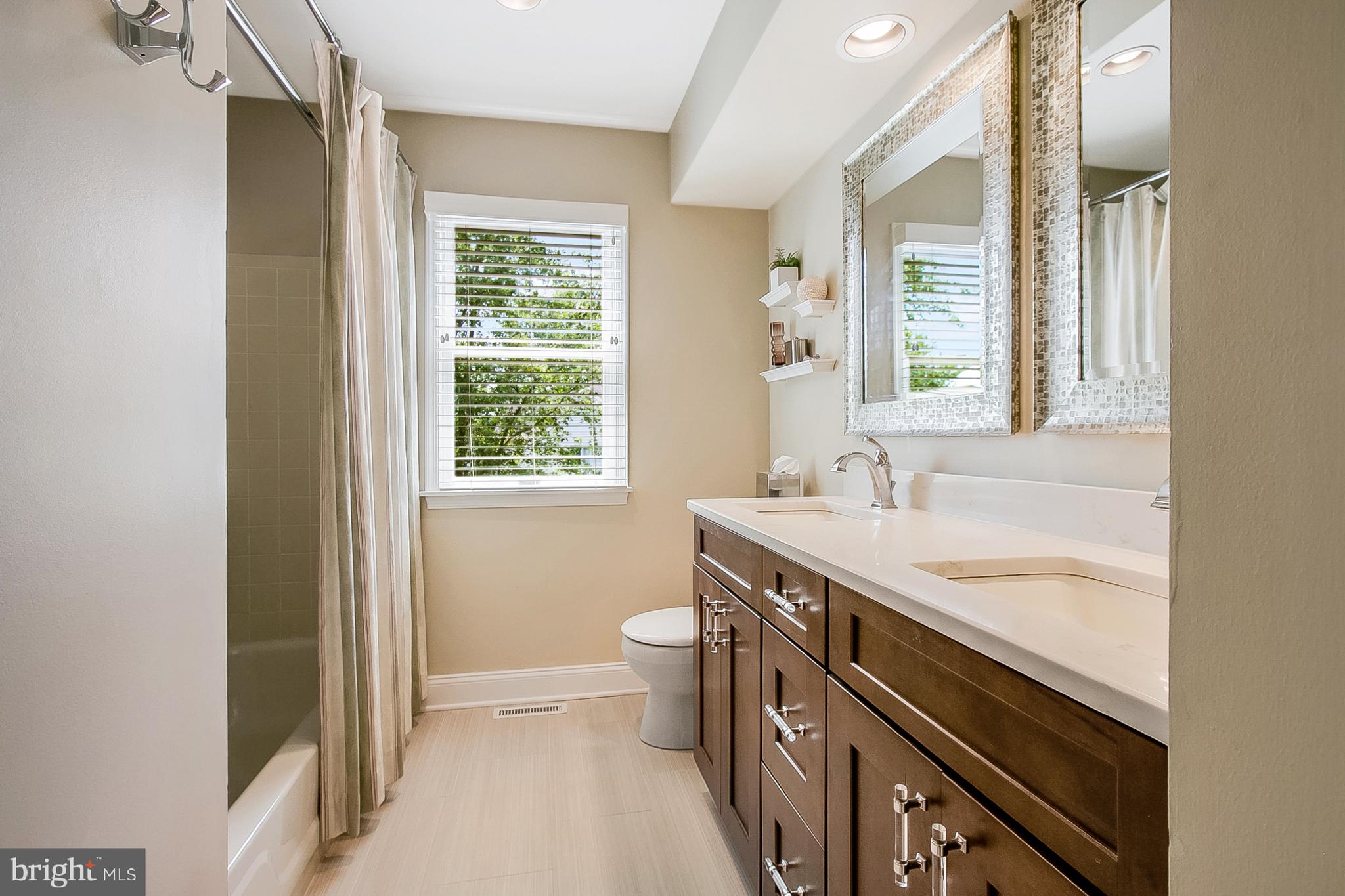 204 South Pond Road Hockessin, DE 19707 - Photo 30 of 39 Beautifully Updated Hall Bath w/NewTile,Vanity,etc