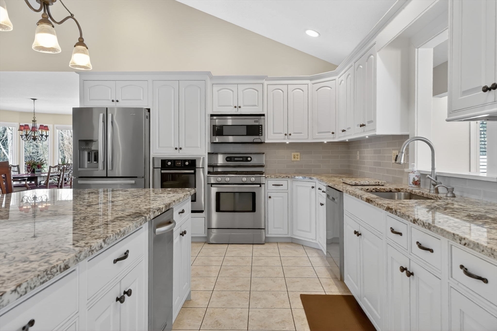 175 Scantic Road Hampden, MA 01036 - Photo 8 of 39