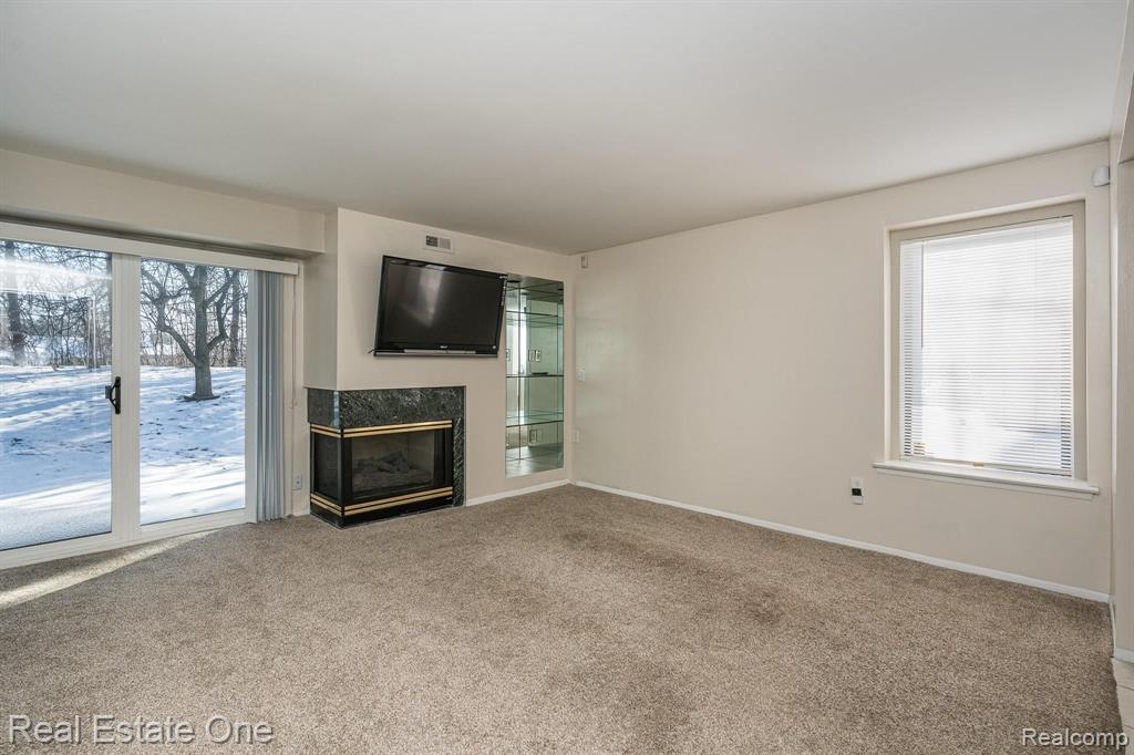27214 Evergreen Road Lathrup Village, MI 48076 - Photo 9 of 18