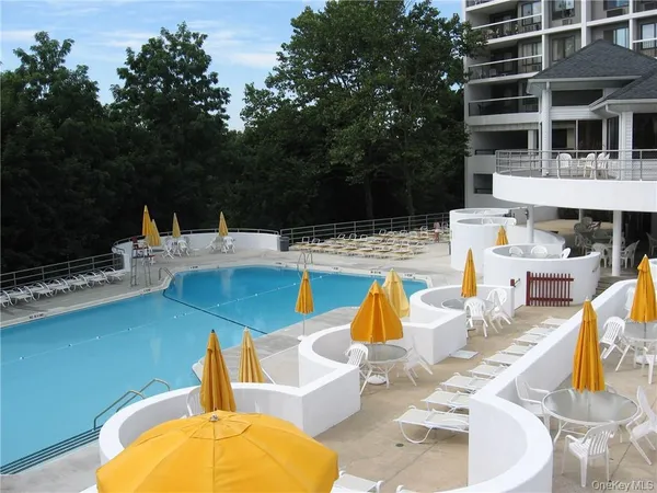 $3,475 | 300 High Point Drive, Unit 502, Hartsdale, NY 10530