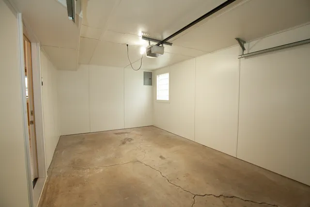 $3,000 | 9012 89th Street, Hickory Hills, IL 60457