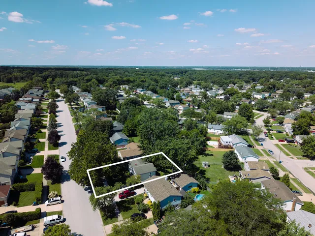 $3,000 | 9012 89th Street, Hickory Hills, IL 60457