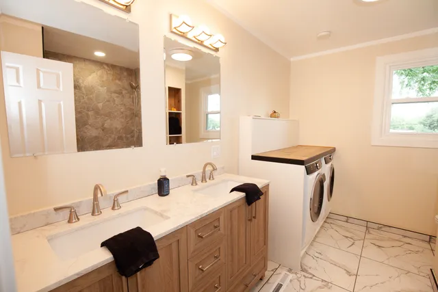 $3,000 | 9012 89th Street, Hickory Hills, IL 60457