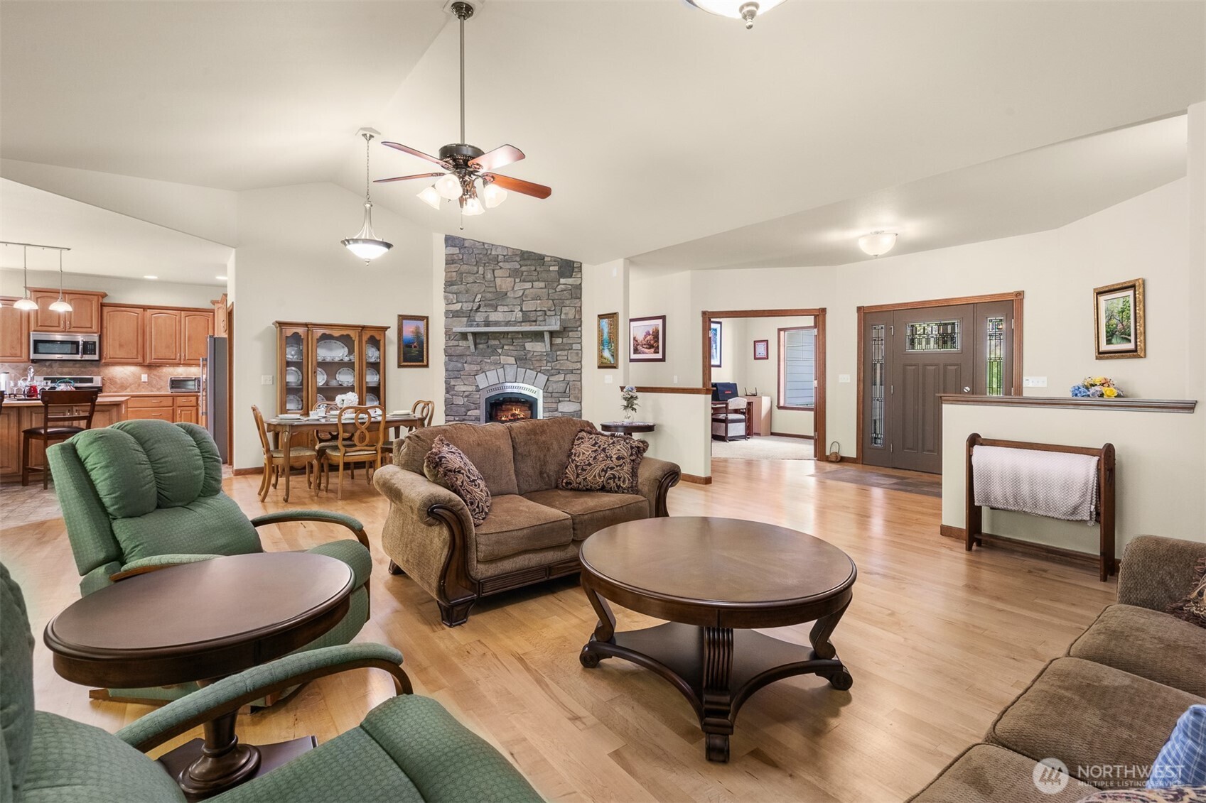 425 400th Street South Roy, WA 98580 - Photo 4 of 29