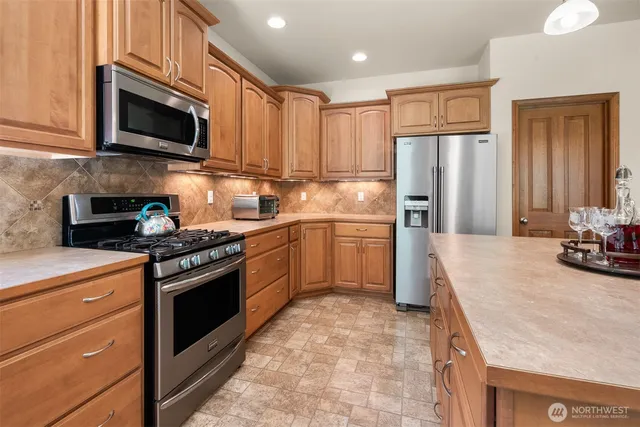 $935,000 | 425 400th Street South, Roy, WA 98580