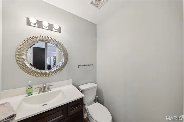 $699,000 | 15556 Old State Road, Carlyle, IL 62231