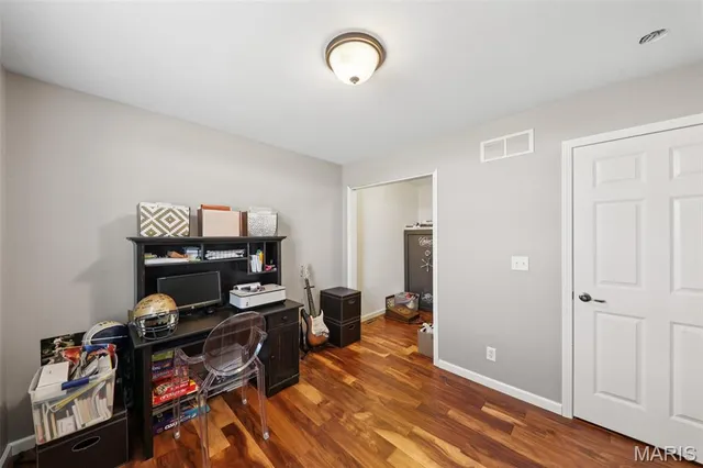 $699,000 | 15556 Old State Road, Carlyle, IL 62231