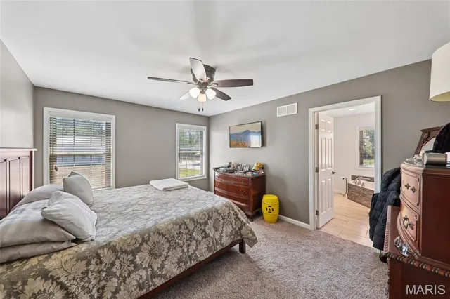 $699,000 | 15556 Old State Road, Carlyle, IL 62231