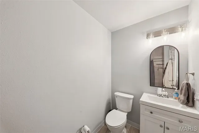 $699,000 | 15556 Old State Road, Carlyle, IL 62231